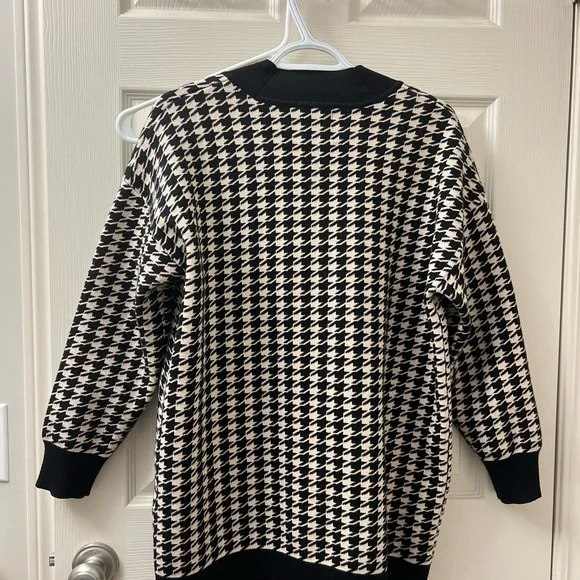 size 2 - Picture 3 of 4